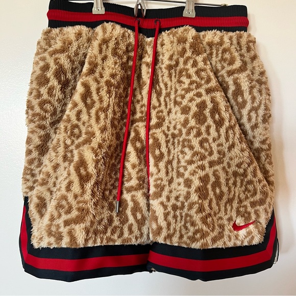 Nike Leopard Print Faux Fur Premium Basketball Shorts DQ6176-206 Mens New w tags - Picture 2 of 7